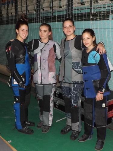 Finalistkinje nadmetanja kadetkinja puškom: Zavišić (5. mesto), Vukojević (3), Lazarević (1), Knežević (7)